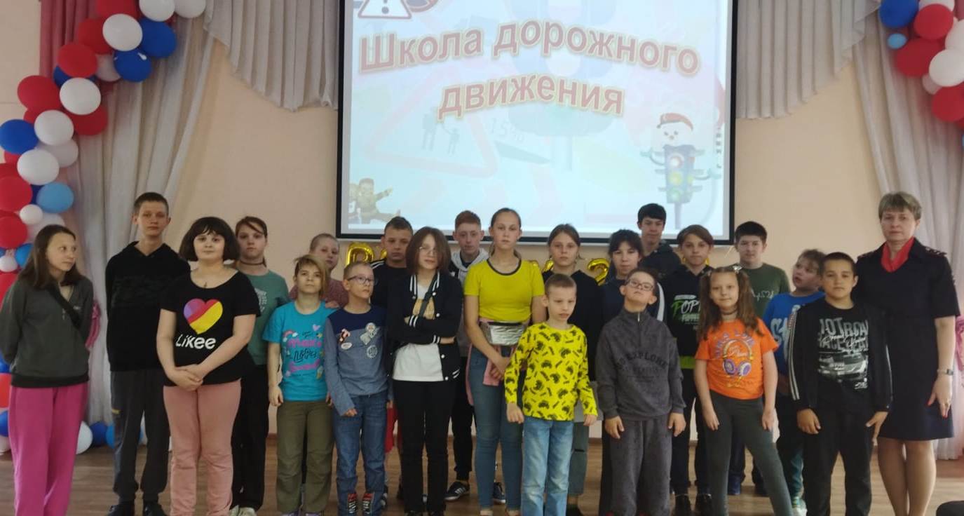 Кирово-Чепецкие автоинспекторы помогают воспитанникам пришкольных лагерей закрепить навыки безопасного поведения на дорогах.